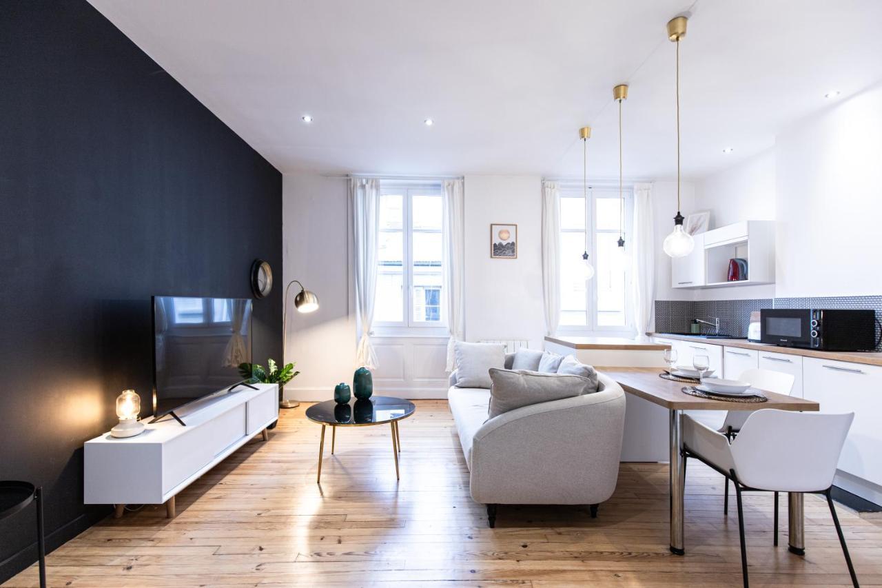 Le Cret - Place Jean Jaures Сент-Этьен Экстерьер фото